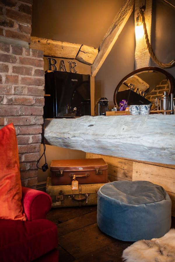 The Cocktail Lounge At Cheshire Boutique Bathhouse Leilighet Nantwich Eksteriør bilde