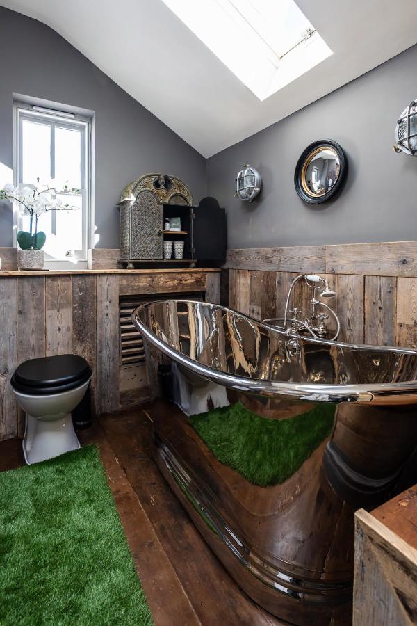 The Cocktail Lounge At Cheshire Boutique Bathhouse Leilighet Nantwich Eksteriør bilde
